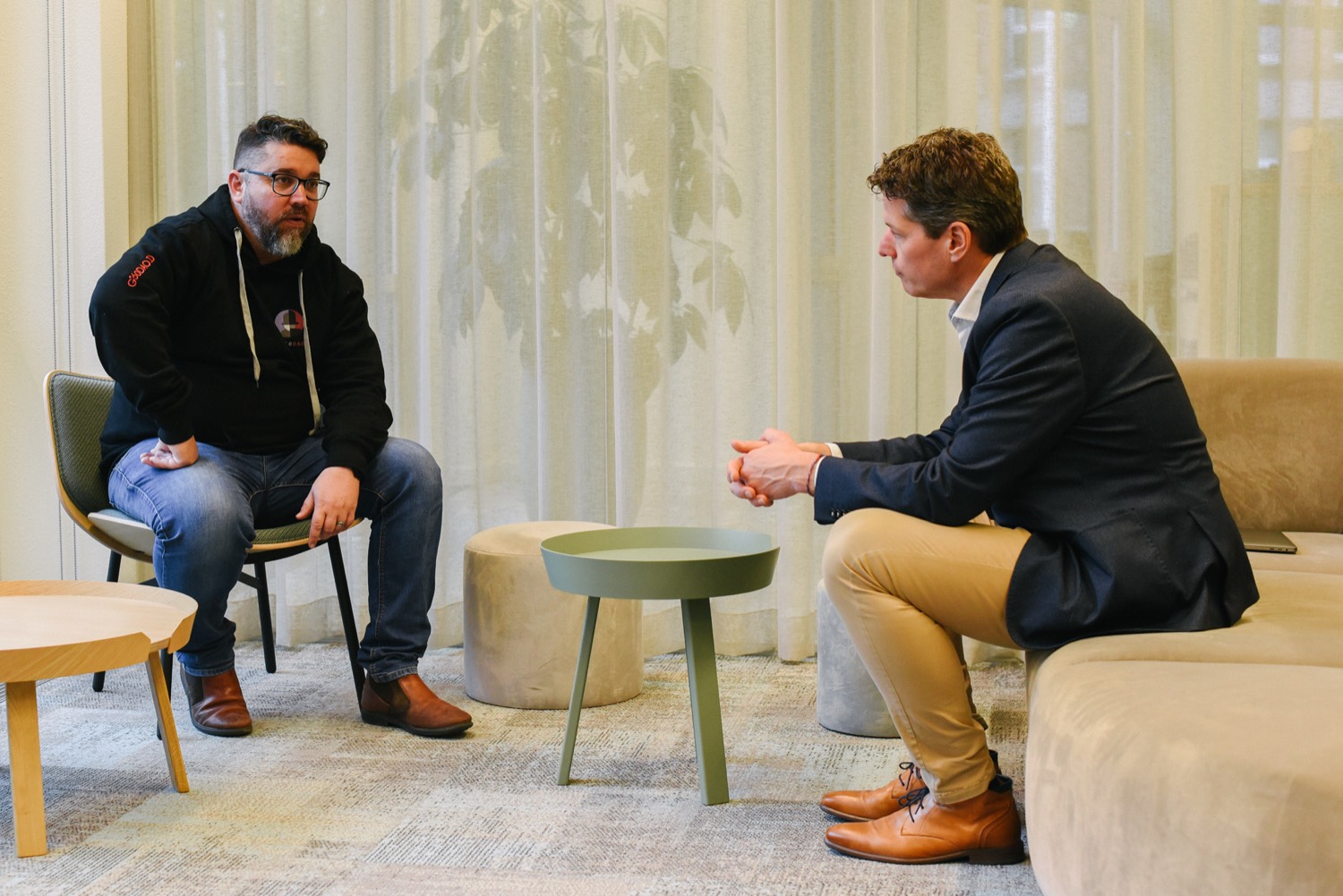A Risk Owner and an engineer in conversation
